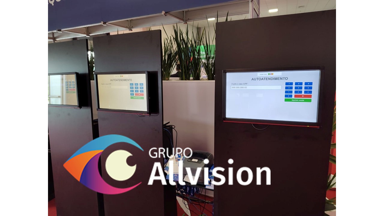 Aluguel de totem touch screen para eventos corporativos. Interatividade e suporte. Totem interativo para eventos, ideal para engajar público e captar dados. Visite Nossa Loja Física. Locações. Eventos Imersivos