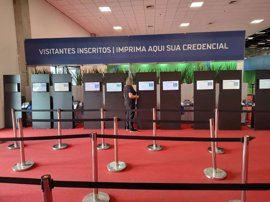 Aluguel de Painel de LED Indoor, Monitores Profissionais e Holograma 3D em Belo Horizonte 2026